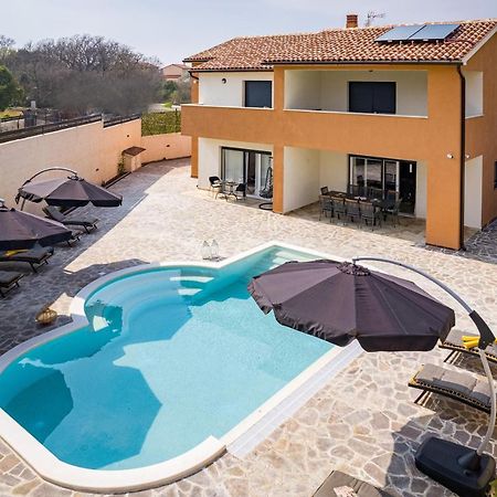 Villa Nur Pula Exterior foto