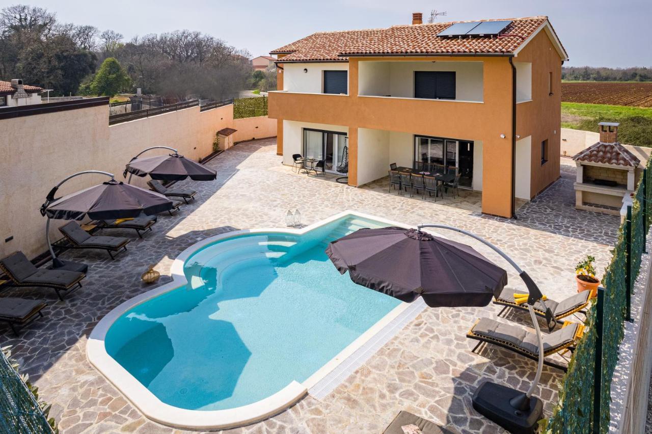 Villa Nur Pula Exterior foto