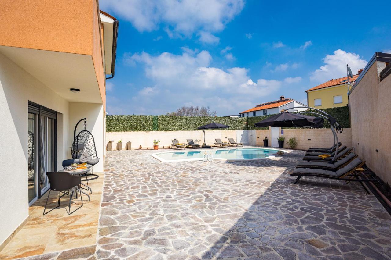 Villa Nur Pula Exterior foto