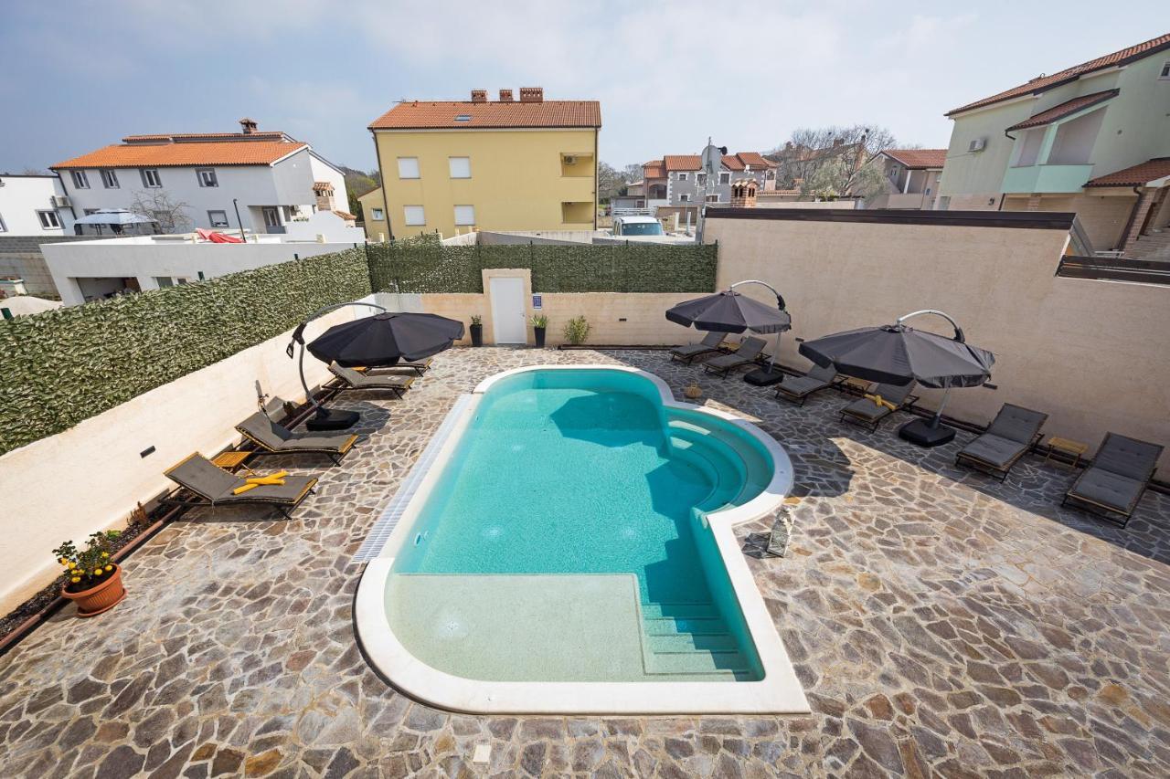 Villa Nur Pula Exterior foto